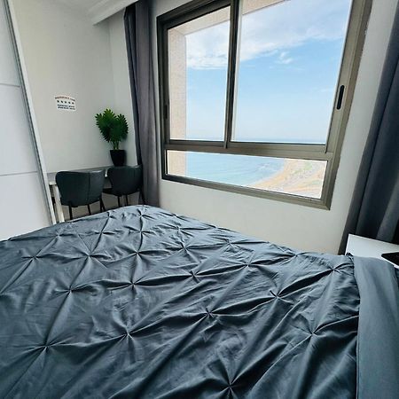 Luxurious Beach Apartment Хайфа Экстерьер фото